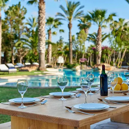 Luxurious 6 Bedroom Villa, Ibiza 1018 *