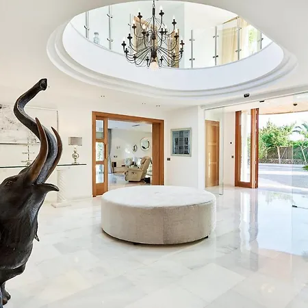 Luxurious 6 Bedroom Villa, Ibiza 1018