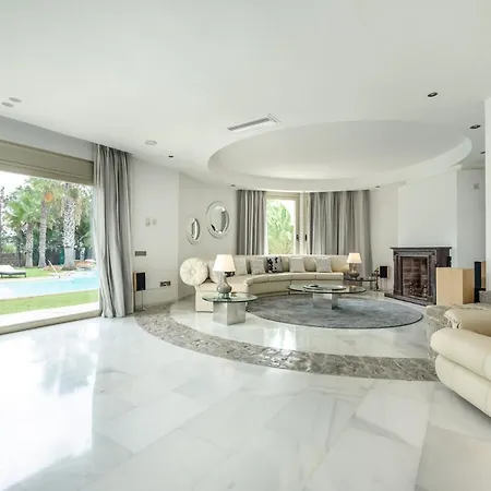 Luxurious 6 Bedroom Villa, Ibiza 1018 * Santa Eulària des Riu