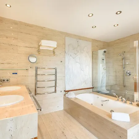 Luxurious 6 Bedroom Villa, Ibiza 1018 * Santa Eulària des Riu
